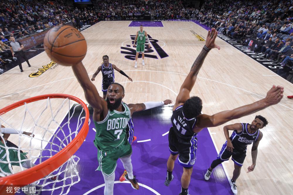 借其出色的 借其出色的