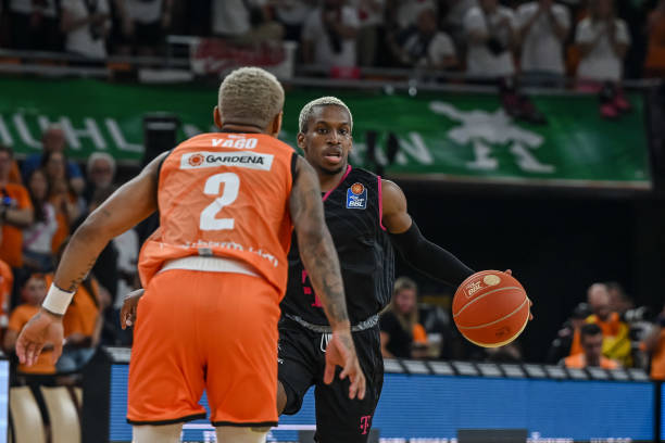 确保各方利 确保各方利