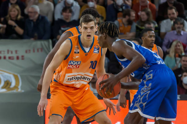 冠联赛中的 冠联赛中的