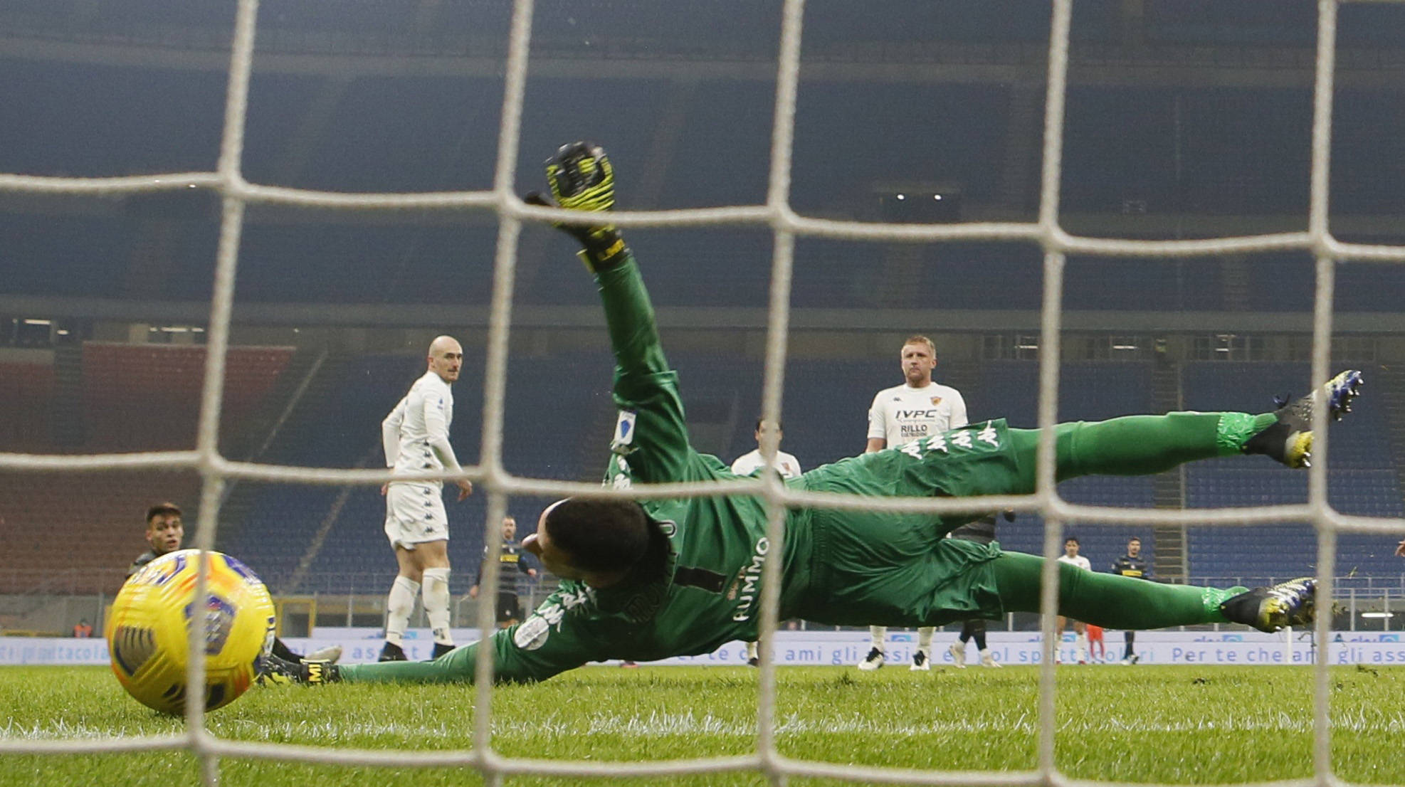 仅引起了球 仅引起了球