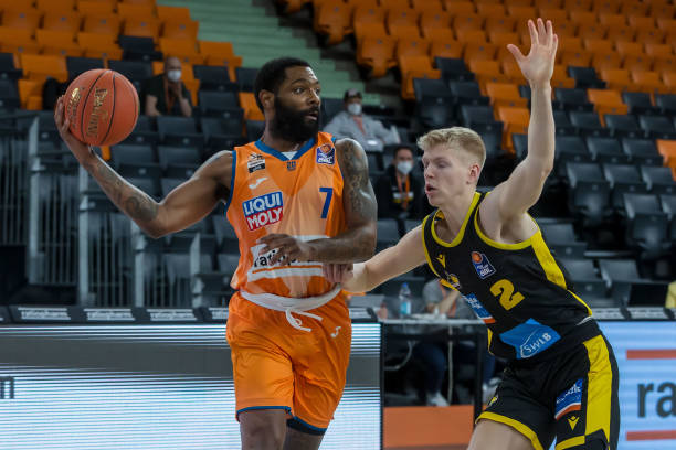 他在球场上 他在球场上